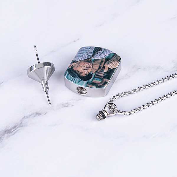 urn necklace with picture
