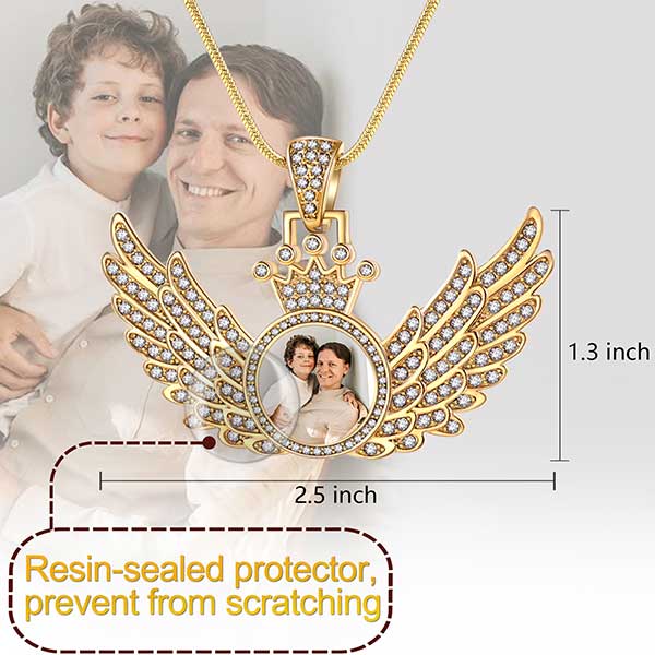 women picture necklace dimension