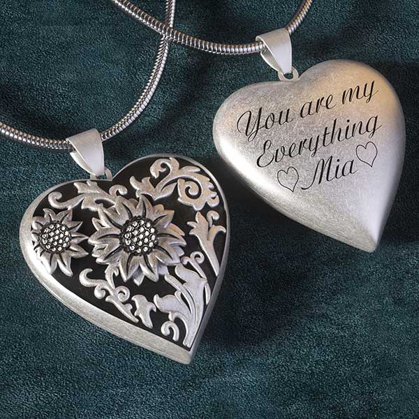 personalized locket necklace