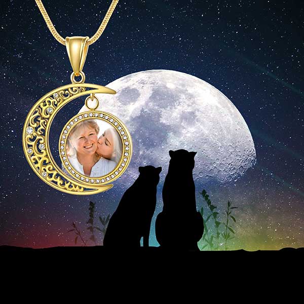 sun and moon picture necklace