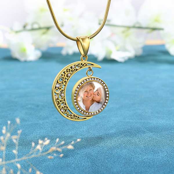 customize necklace with picture