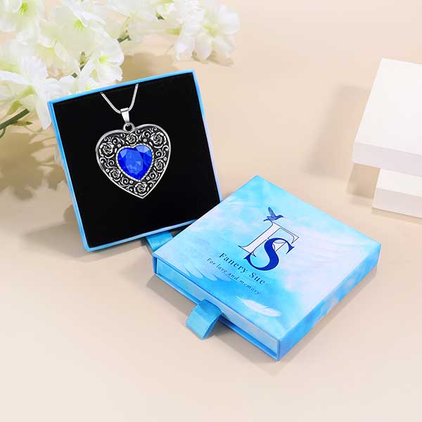 picture necklace locket package