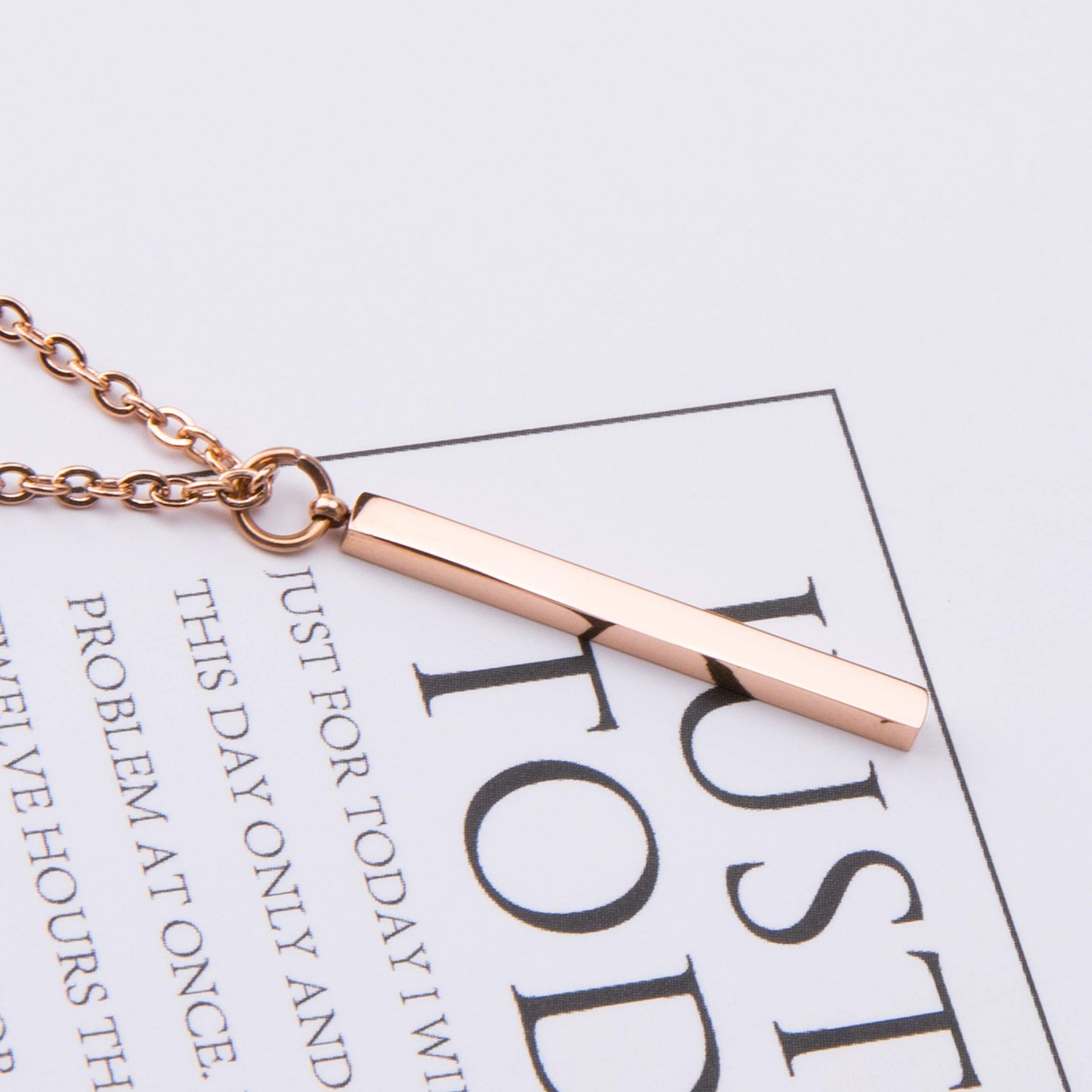 Fanery sue Personalized Custom Engraved Name 316L Stainless Steel Rose Gold Vertical Cuboid Bar Necklace