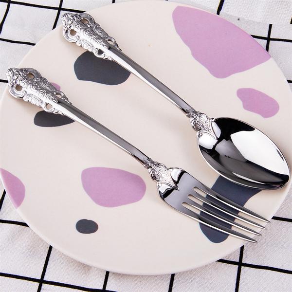 Personalized Wedding Gift Custom Engraved Mr and Mrs Spoon and Fork Set for Couples Anniversary Engagement Valentine's Present His and Hers