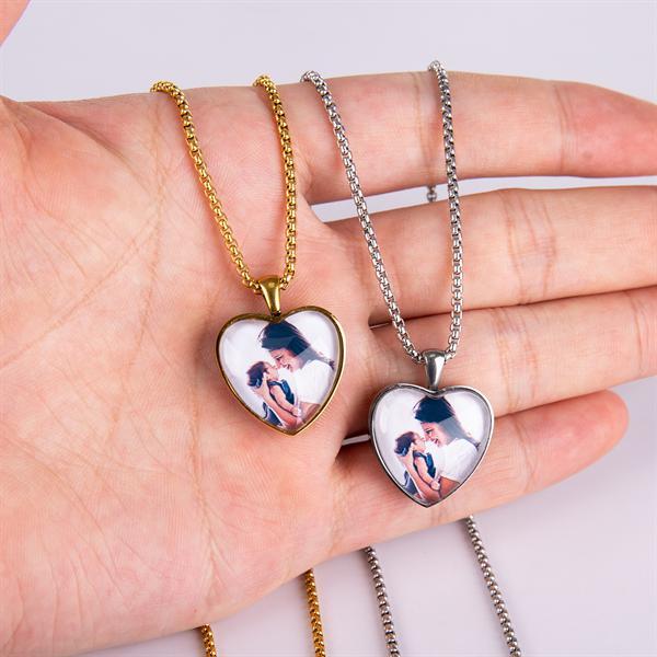 necklaces with pictures inside