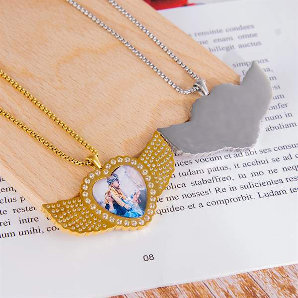 customize necklace with picture