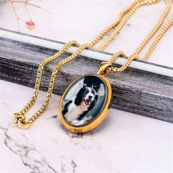 oval picture necklace