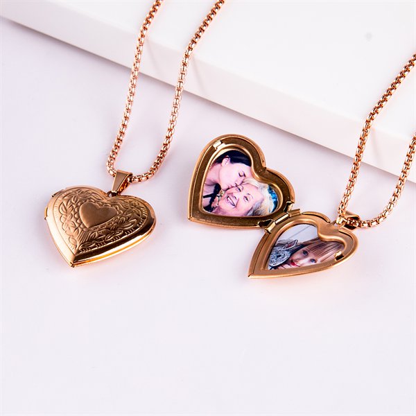 locket necklace with pictures