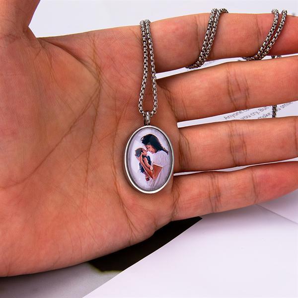 necklace with cremation ashes